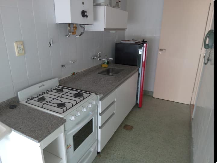Apartamento de dois ambientes com 1 quarto em Monserrat