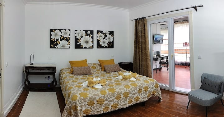 1 מיטת קינג.