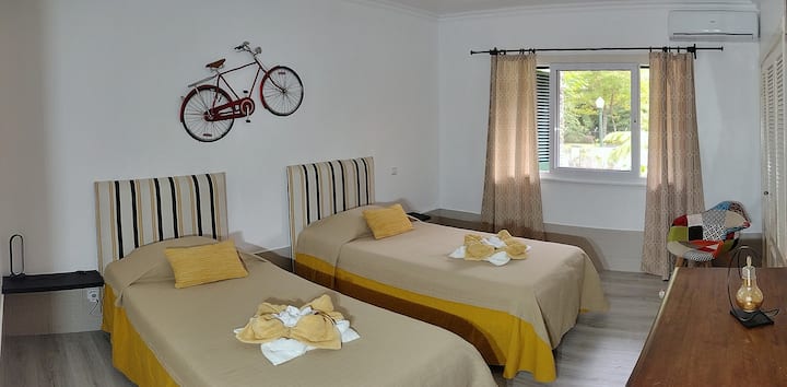 2 מיטות יחיד.