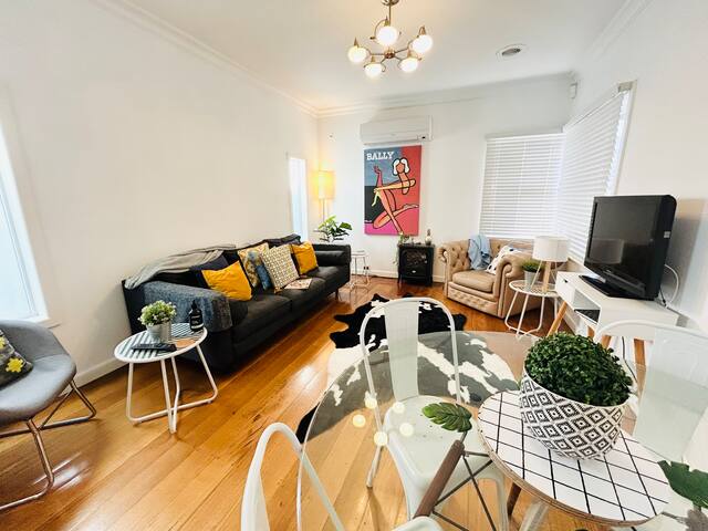 ABODE ON ADENEY /FREE WIFI / pet friendly !! gallery image 2