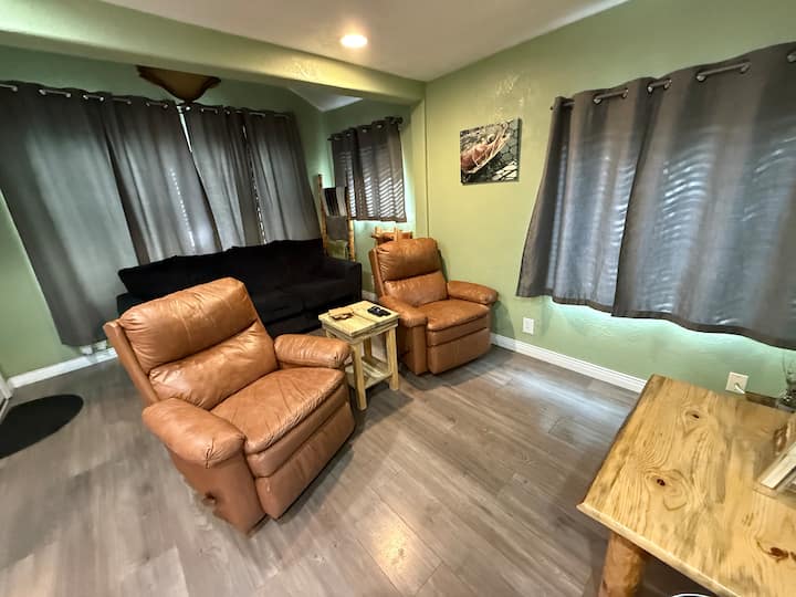 The Pleasant Cottage - Klamath Falls, OR