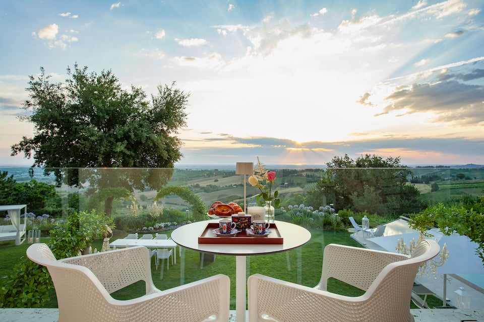 Villa Belvedere, above the Romagna hills, Bertinoro, Italy, photo 6 of 10