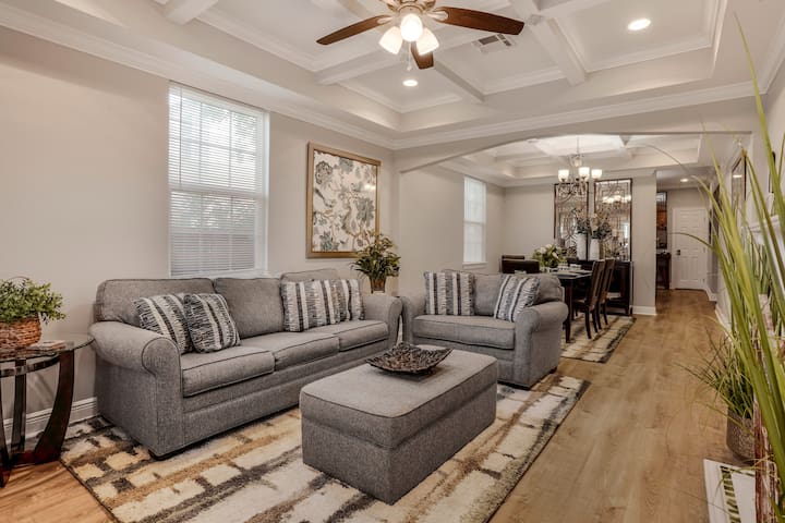 Big Easy GEM LARGE & Spacious New Orleans Home