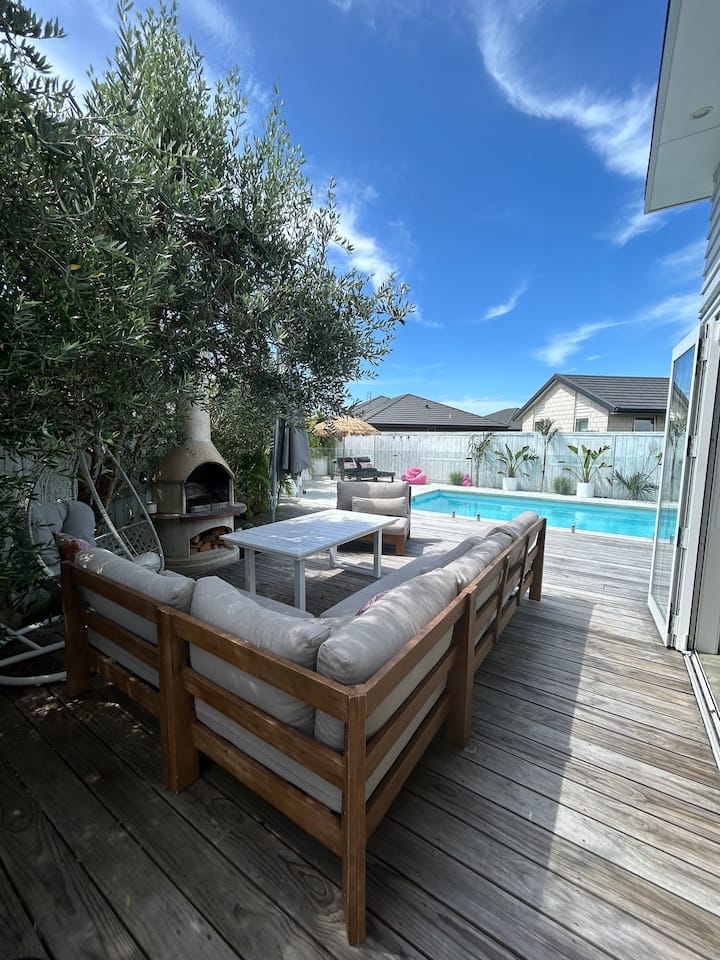 Stunning Family Home With Pool & Spa, Near Beach - Te Puke