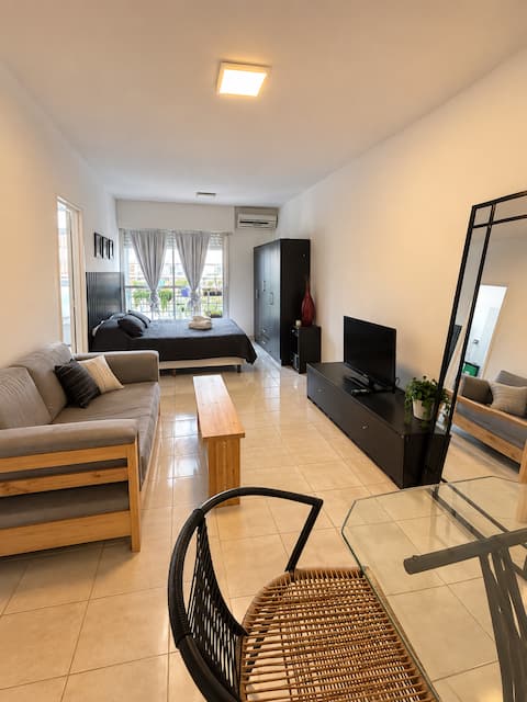 Top performing Airbnb: Renovated in 2026! Studio apartment in Parque Lezama in La Boca
