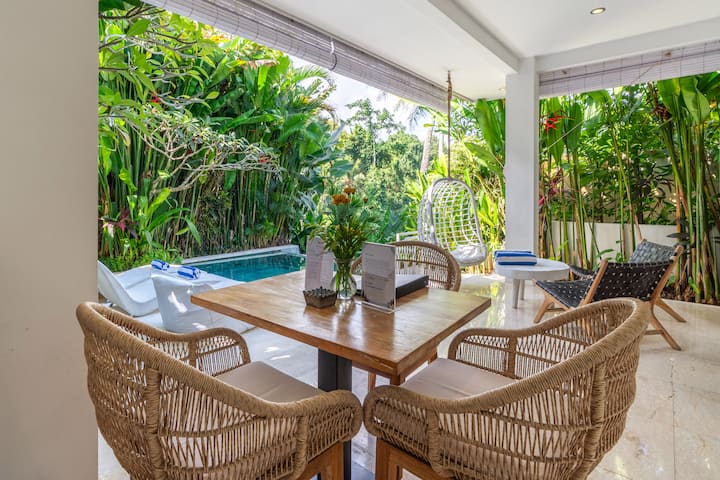 Lounge at Villa Charles