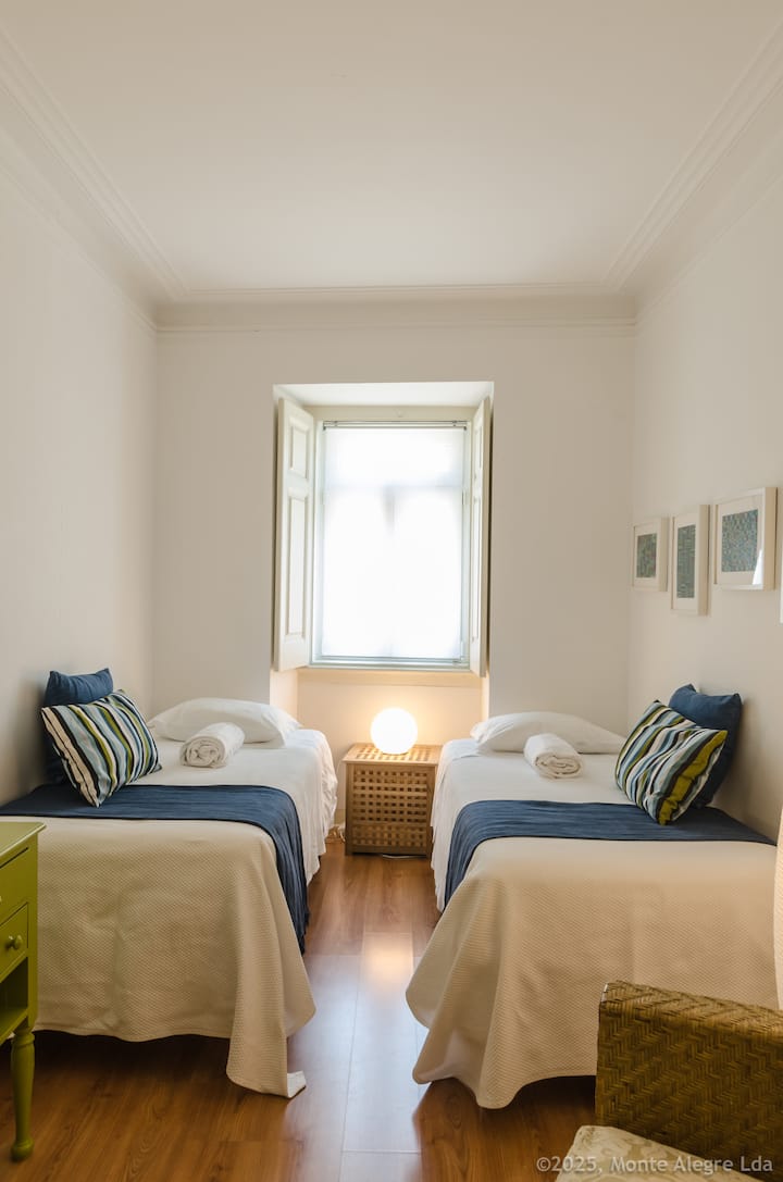 Schlafzimmer 1