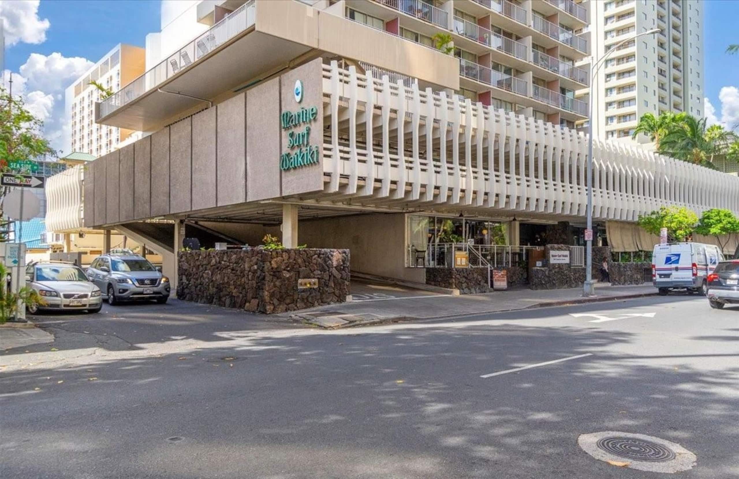 Condo in Honolulu · ★4.9 · Studio · 1 bed · 1 shared bath - Image 21