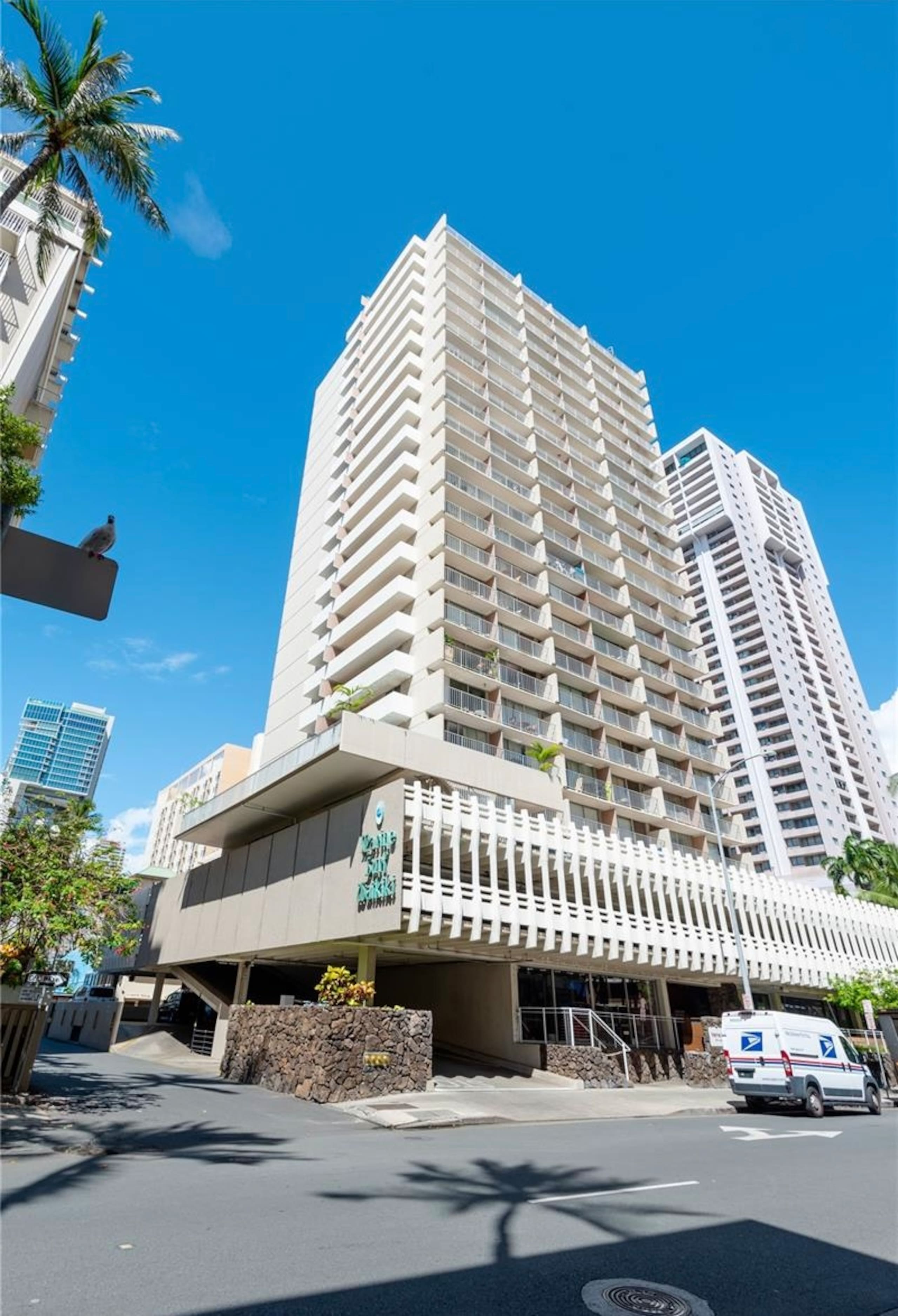 Condo in Honolulu · ★4.9 · Studio · 1 bed · 1 shared bath - Image 20