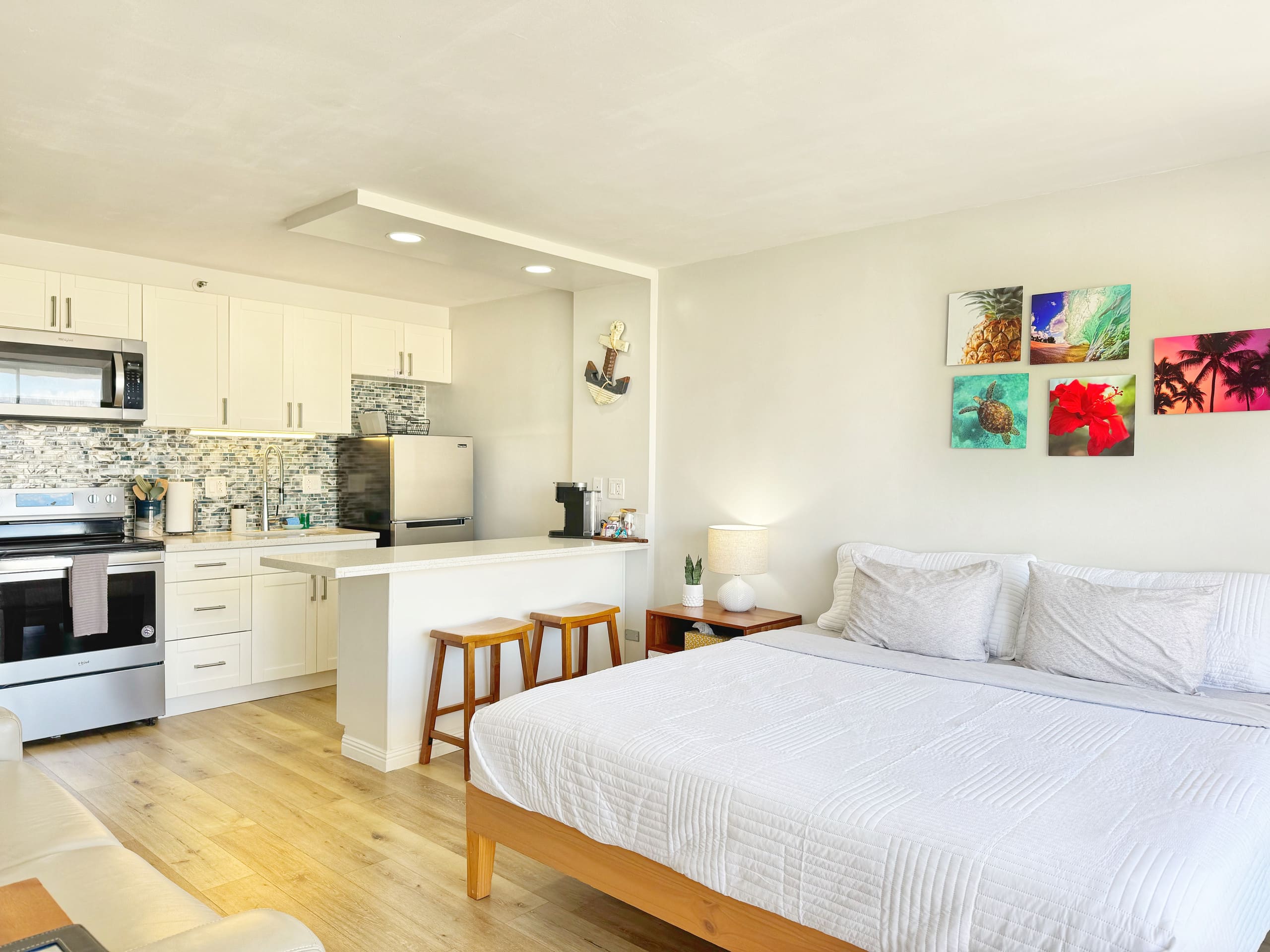 Condo in Honolulu · ★4.9 · Studio · 1 bed · 1 shared bath - Image 3