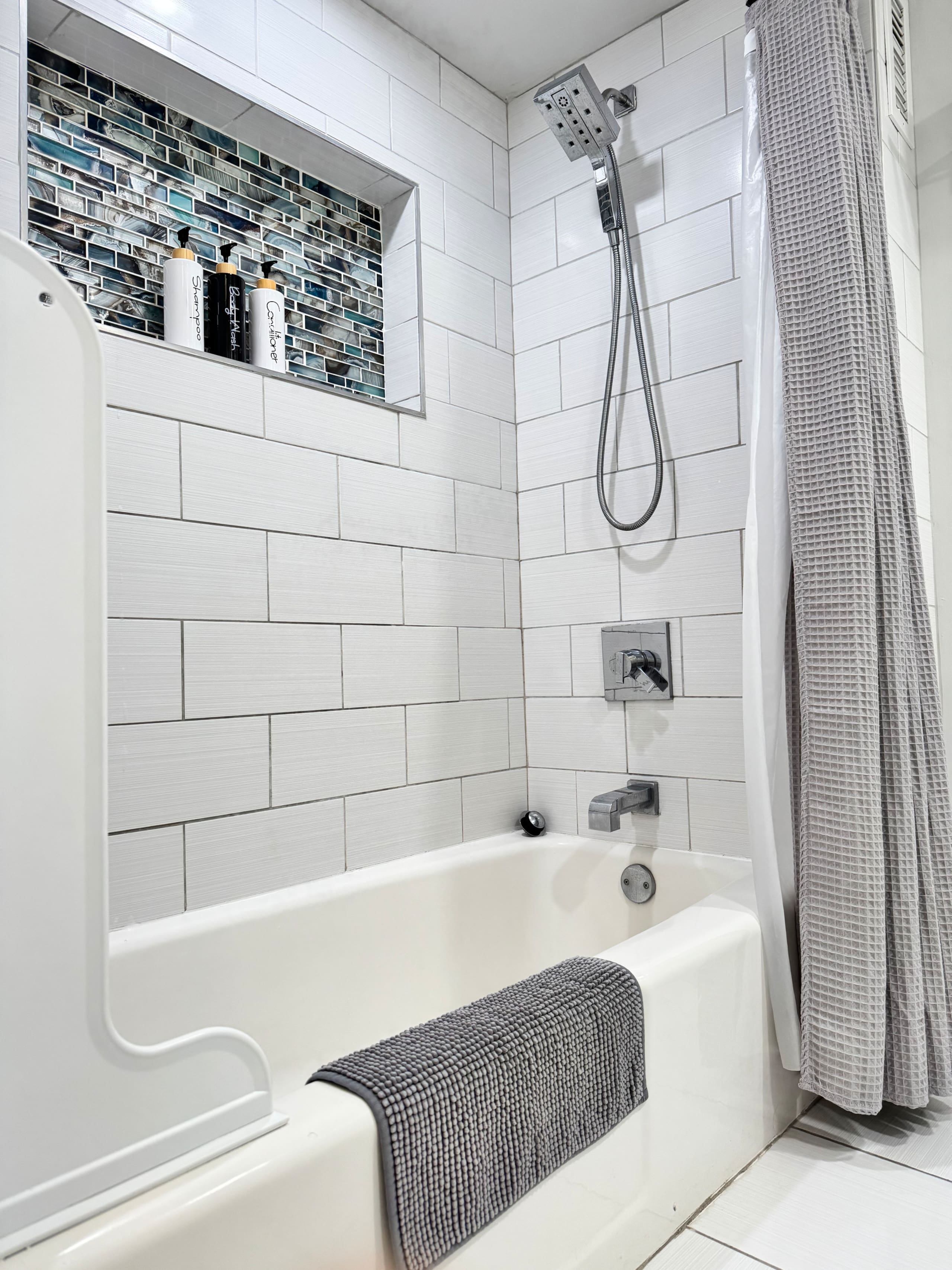 Condo in Honolulu · ★4.9 · Studio · 1 bed · 1 shared bath - Image 16