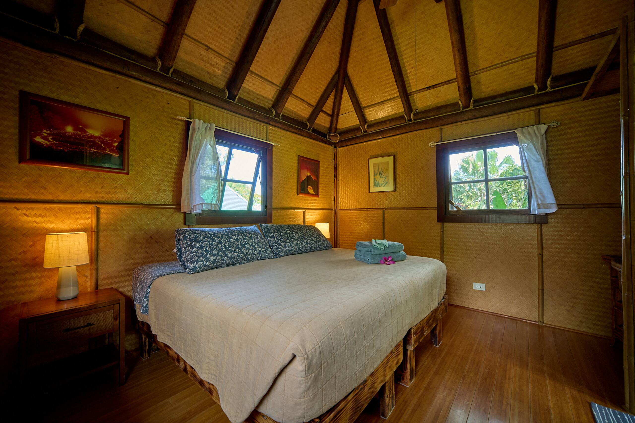 Cabin in Kapaau · ★4.93 · 1 bedroom · 1 bed · 1 shared bath - Image 12