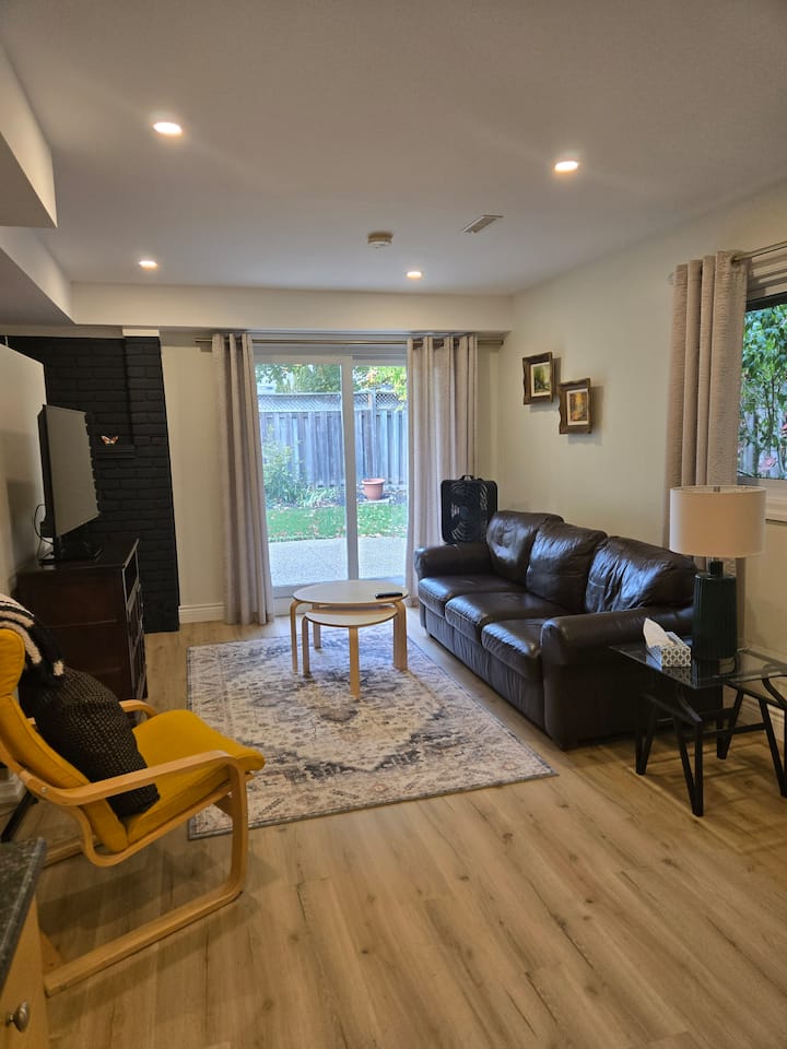 Private Sun Filled Suite - Oakville