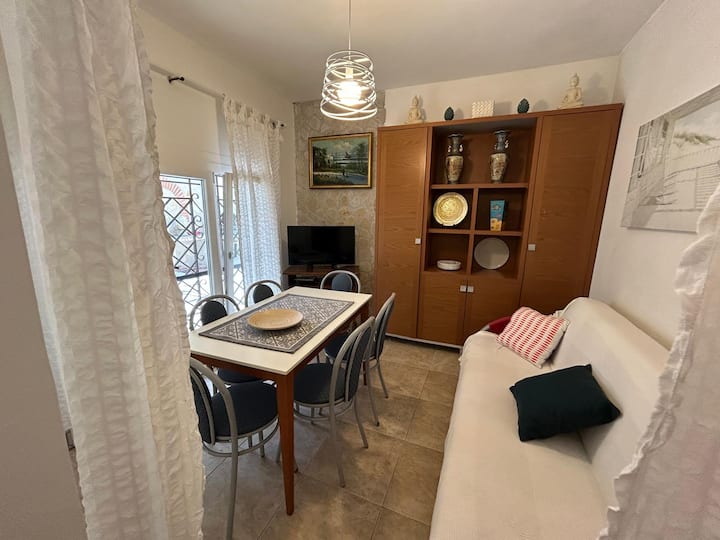Villa Aurora Circeo 
Centro 50mt Dal Mare - San Felice Circeo