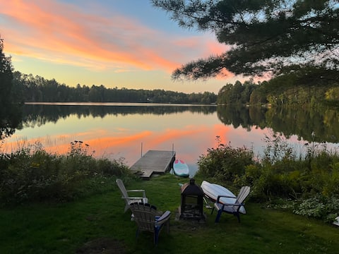 Little lake house BIG hot tub & Sauna views