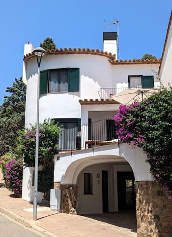 Essence of Costa Brava, a peaceful spot by the sea gallery image 2