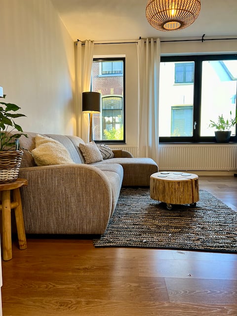 Inside City Centre, near park, 25 min from Beach