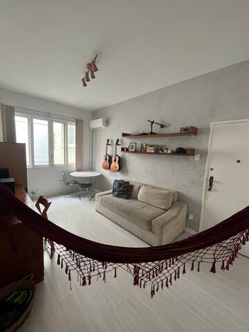 Apartamento no Leblon praticamente na praia! gallery image 2