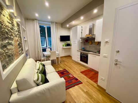 Top Airbnb: Leo's Home (Portovenere) - 5 min to 5 Terre Train in La Spezia