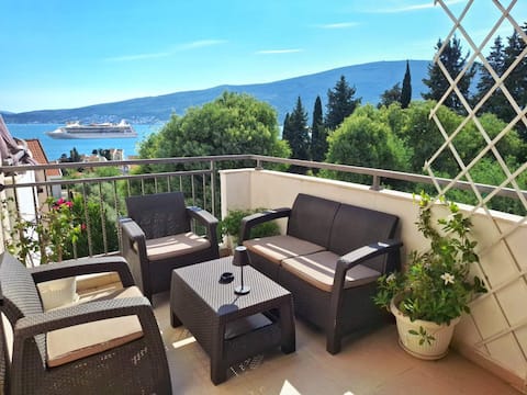 Porto Bello Lux ( Sea View & Swimming Pool, Cozy )