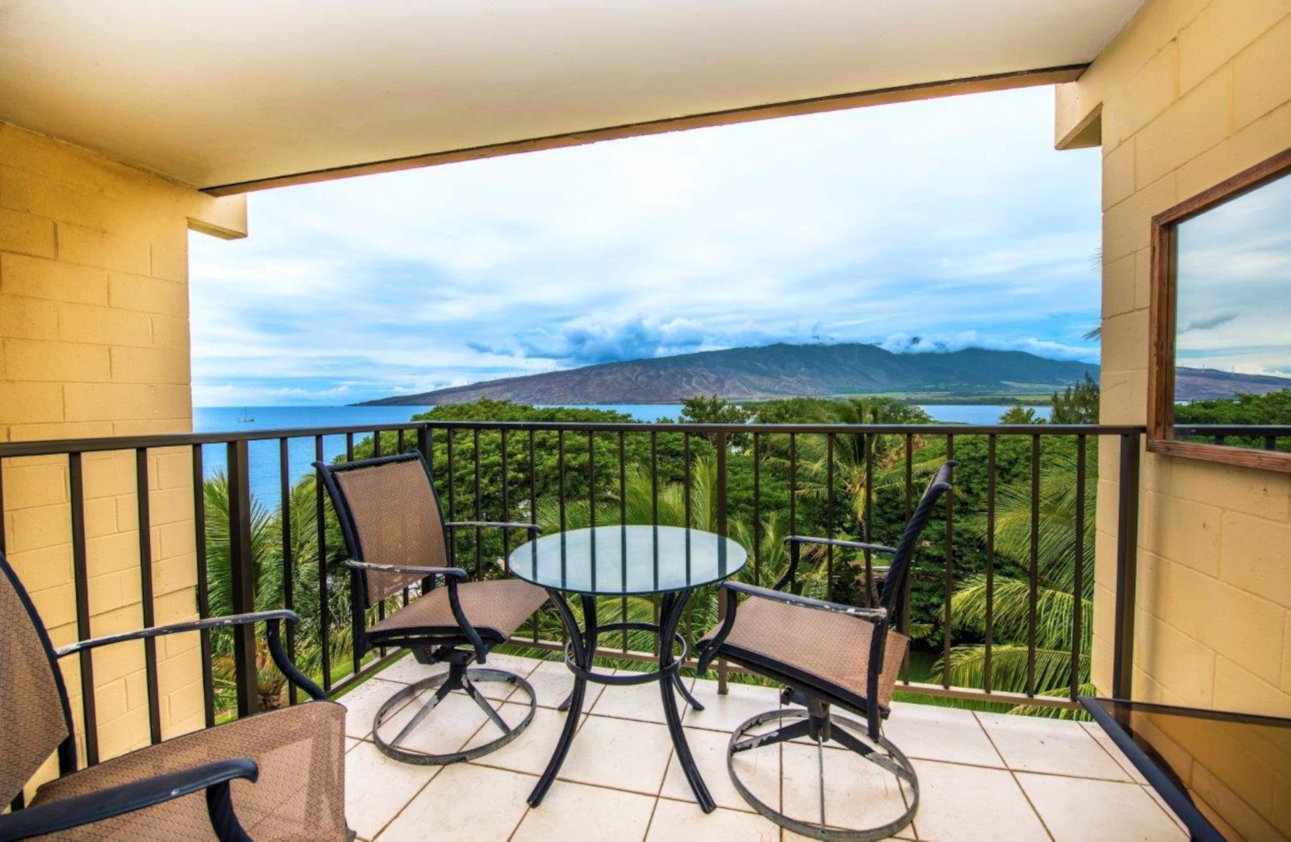 Oceanview Kealia 607 Great Top Floor Condo Views - Image 1