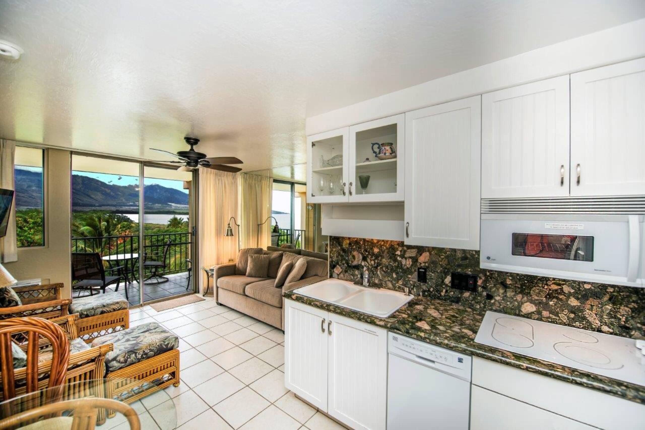 Oceanview Kealia 607 Great Top Floor Condo Views - Image 8