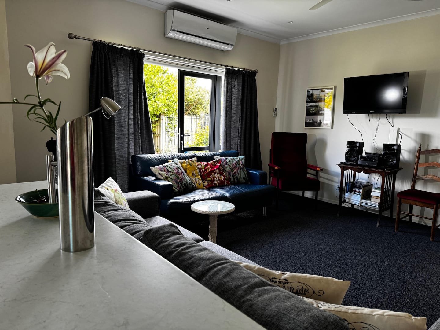 Enjoy A Cosy Cottage With Modernised Interior. 2
