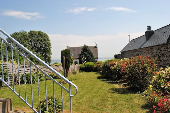 La Plage A Pied Pour Ce Grand Studio Avec Vue Mer - Plérin
