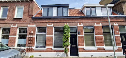 Breda Center lovely house. Including Garden!