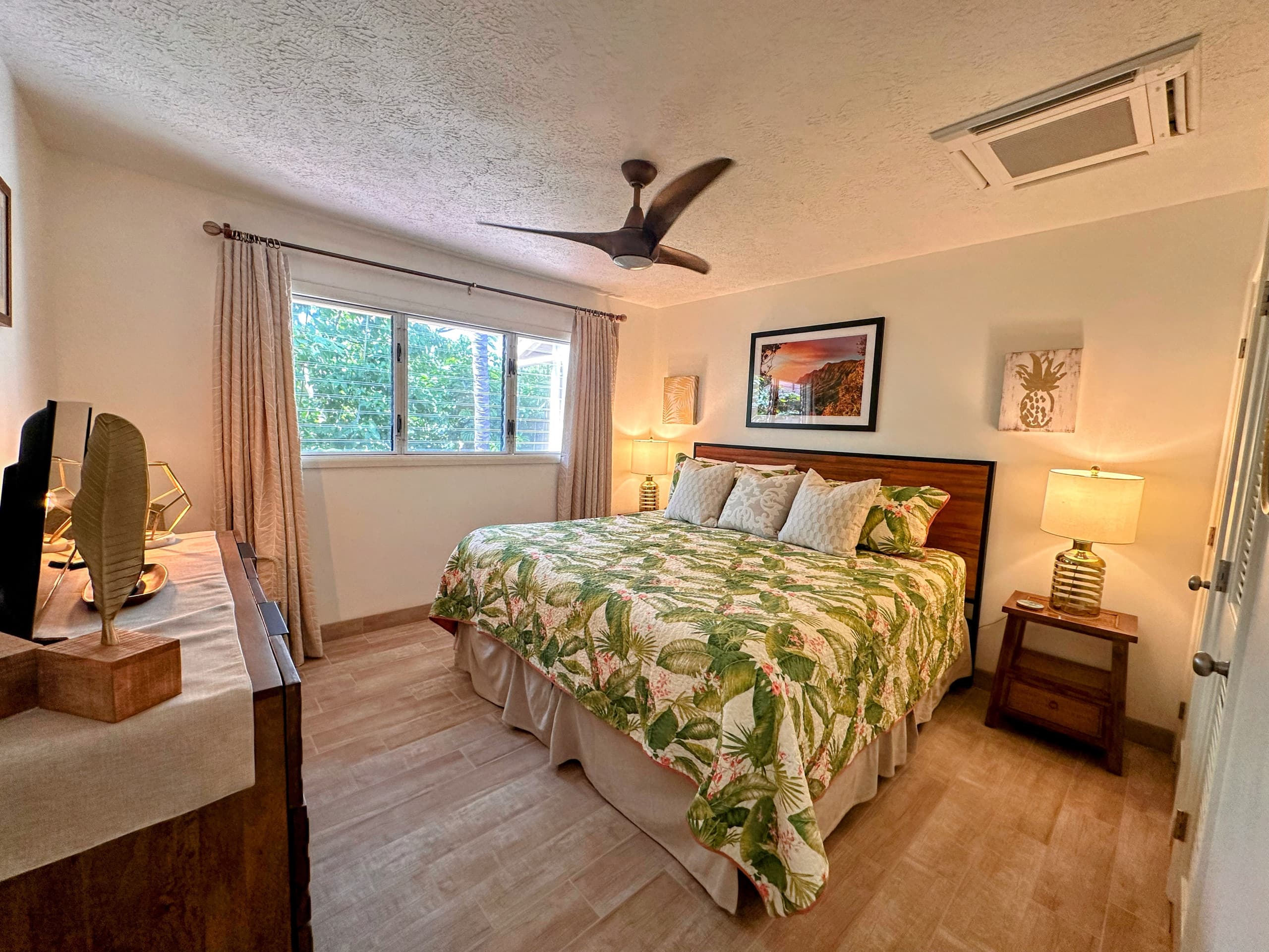 Townhouse in Kailua-Kona · ★4.95 · 2 bedrooms · 4 beds · 2 private baths - Image 5