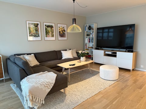 Top performing Airbnb: Great spacious apartment at Sola, ground floor in Sola