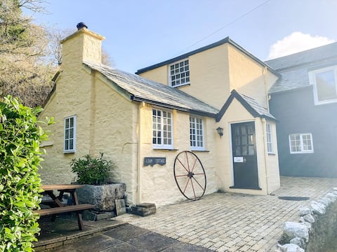 Liam Cottage - cv13