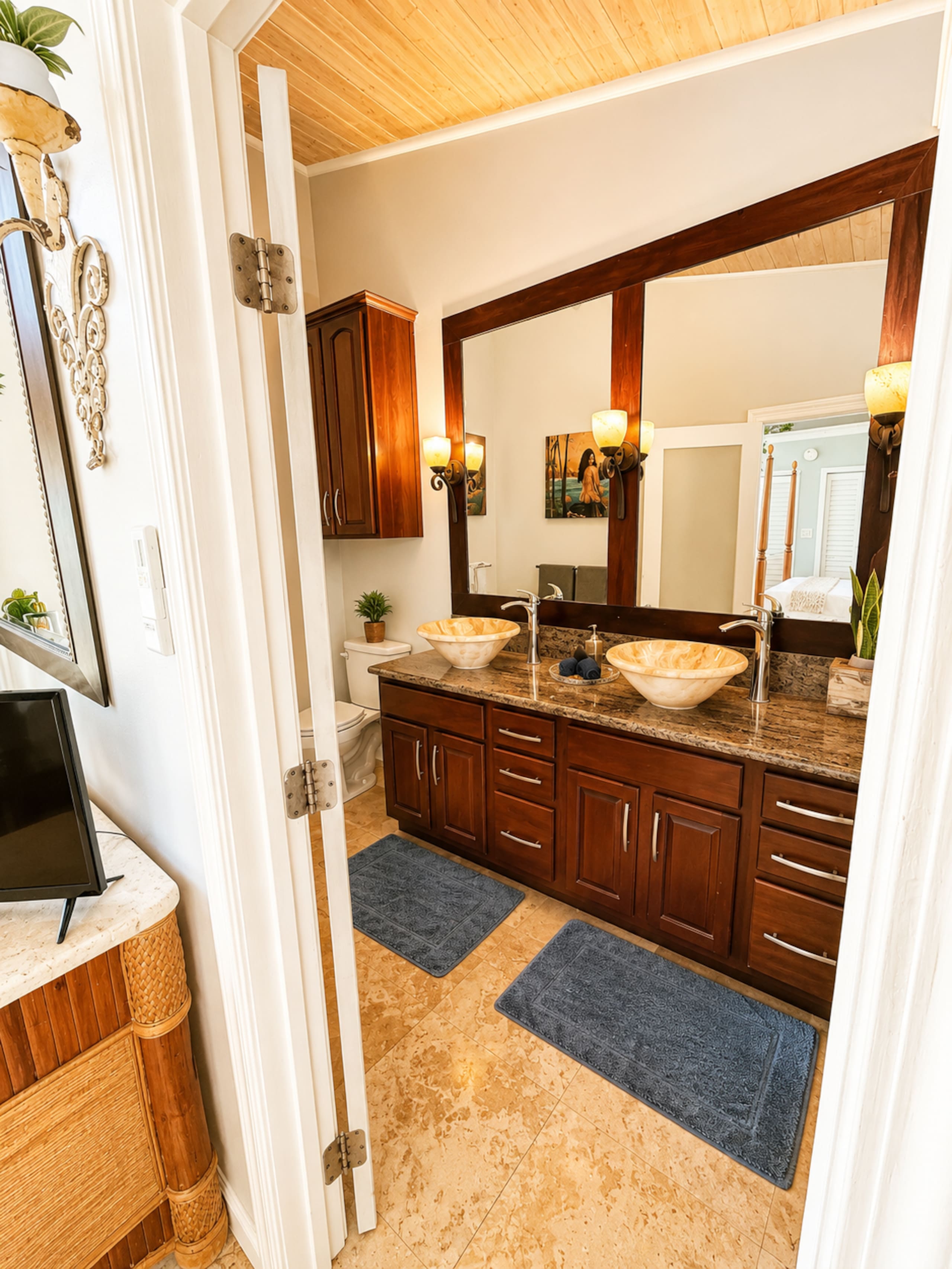Tropical Pool Retreat -Private Suite - Ocean Views - Photo 19