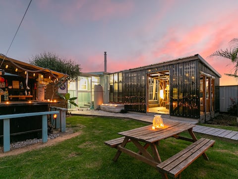 The Smurf Shack- linen/retro/outside living