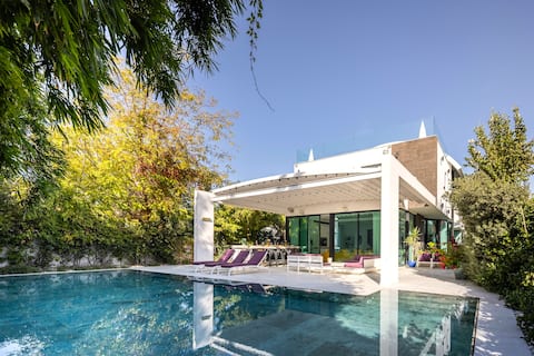 "The Mansion" in Herzliya Pituach by Five Stay