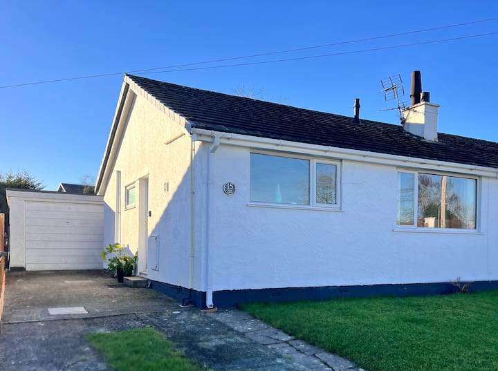 Dog Friendly Family Bungalow, Parking, Wifi - Benllech