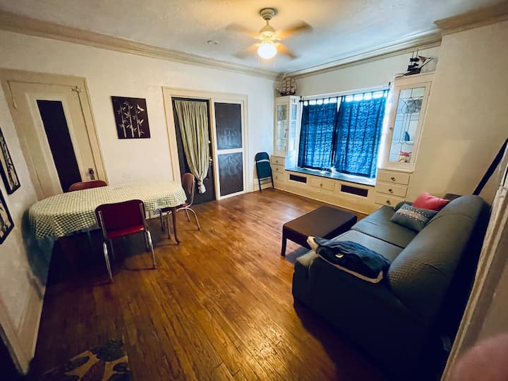 Urban Apt Near Shaker Square 4 - Lake Erie, PA