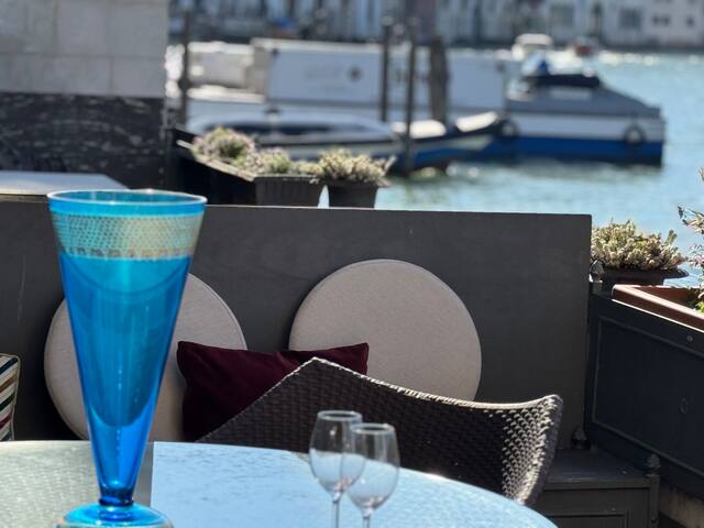 Grand Canal Diamond with terrace canal view gallery image 3