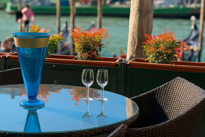 Grand Canal Diamond with terrace canal view