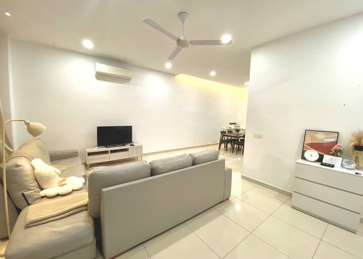 Chickenlittle -Cozy 4br Stay Near Ikea & Malls - Batu Kawan