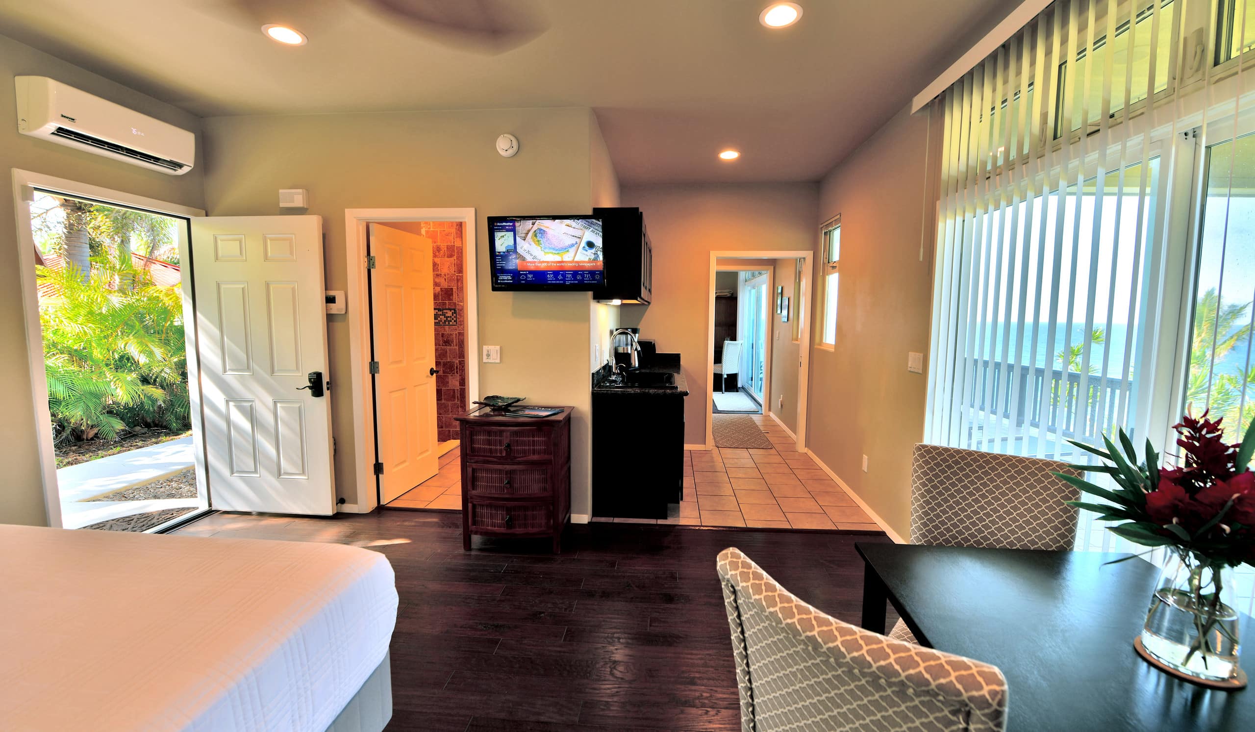 Heavenly Hakalau: Oceanfront Cliff House - Image 5