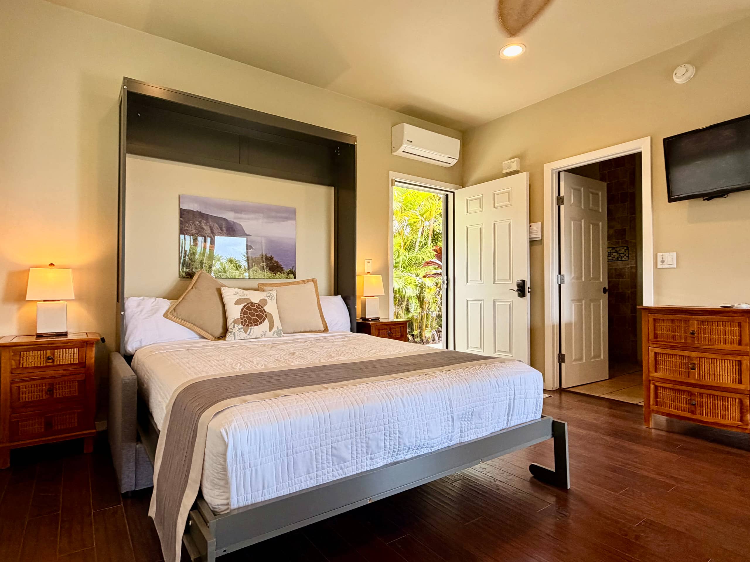 Heavenly Hakalau: Oceanfront Cliff House - Image 2