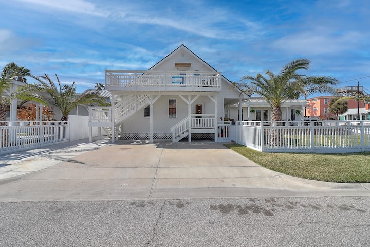 Large Island Home, Close To Downtown & The - Port Aransas, TX