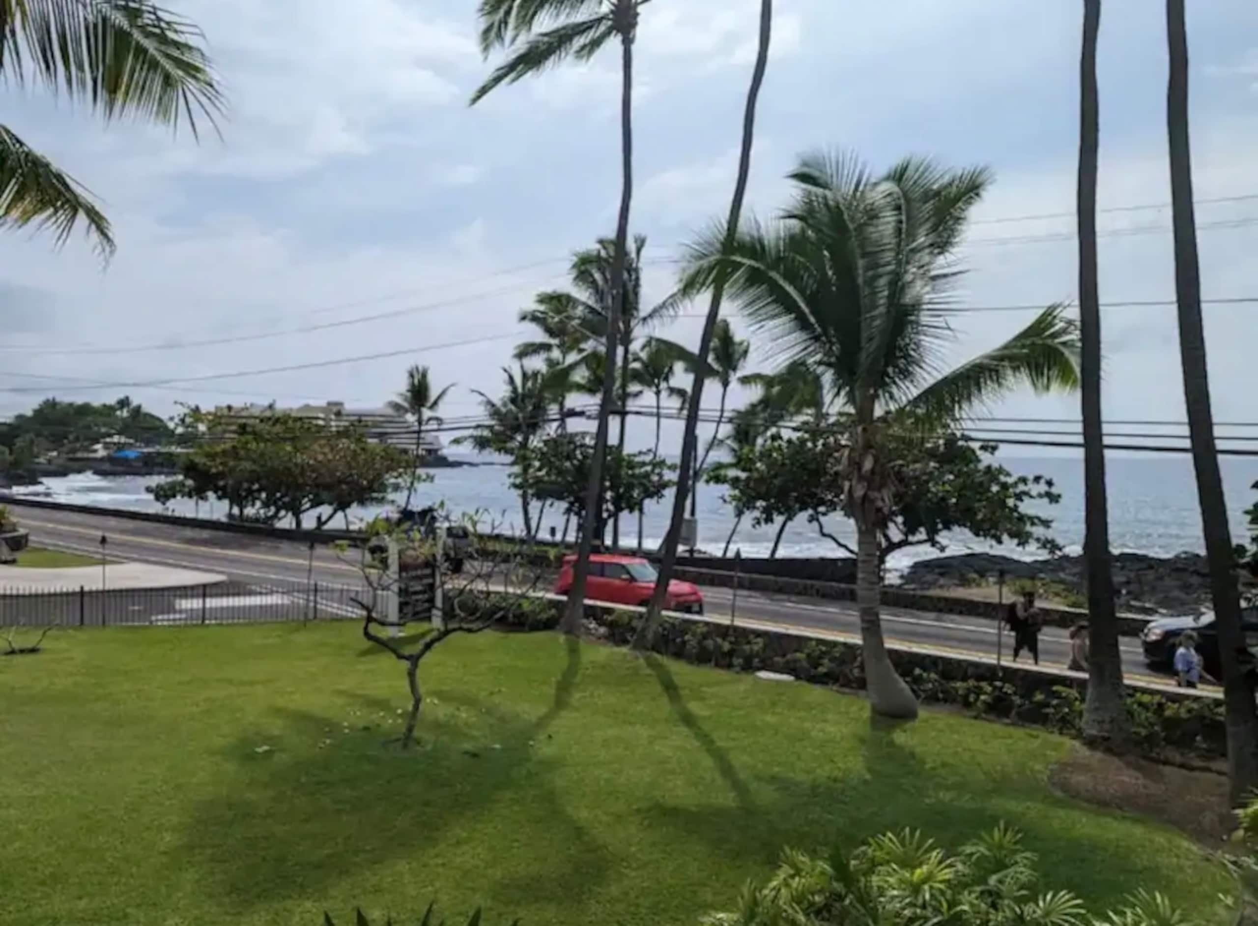Condo in Kailua-Kona · ★4.77 · Studio · 2 beds · 1 private bath - Image 14