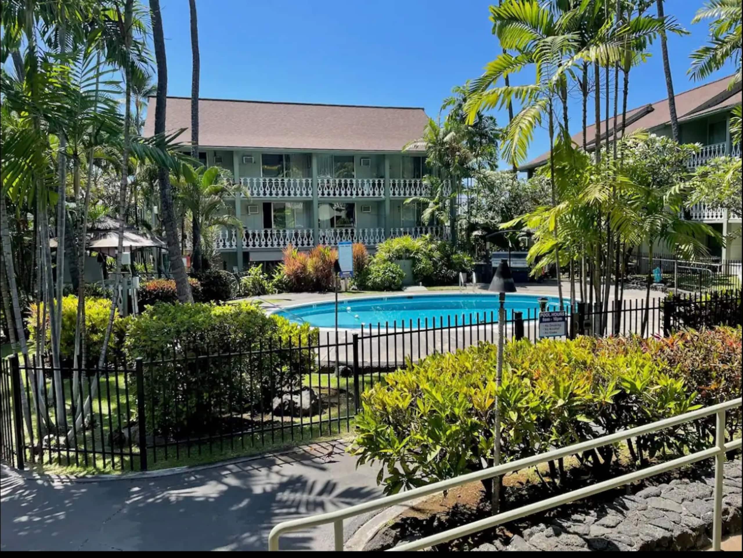 Condo in Kailua-Kona · ★4.77 · Studio · 2 beds · 1 private bath - Image 23