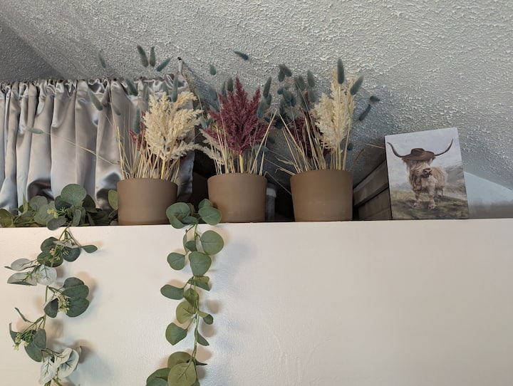 Southern Bloom Cottage | Private Studio - Indiana University, Bloomington