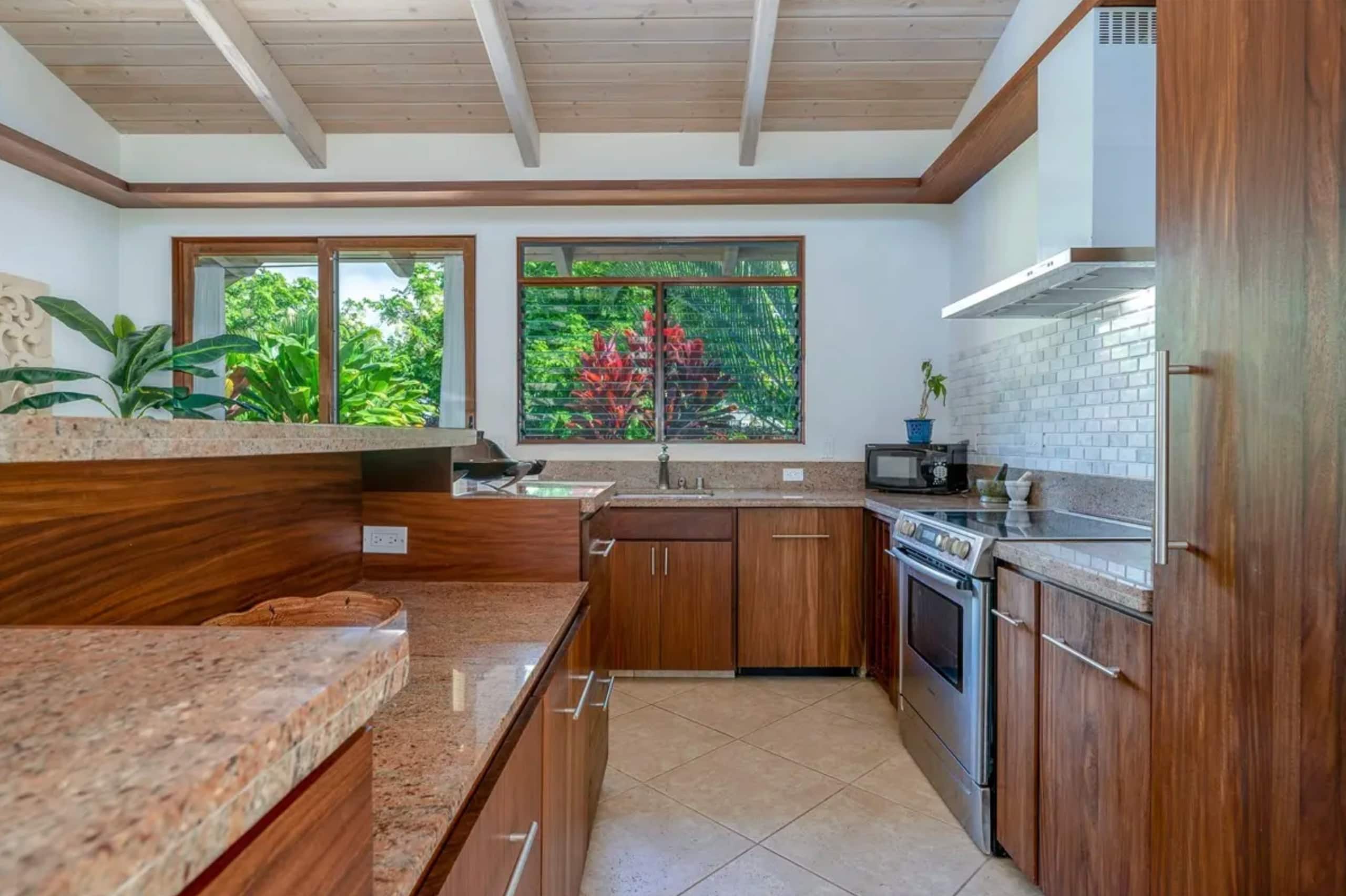 Home in Koloa · ★4.88 · 4 bedrooms · 12 beds · 4.5 private baths - Image 11