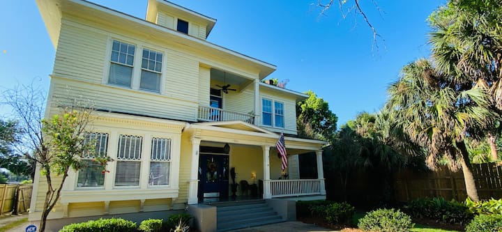 Magdalene Oaks On Government - Mobile, AL