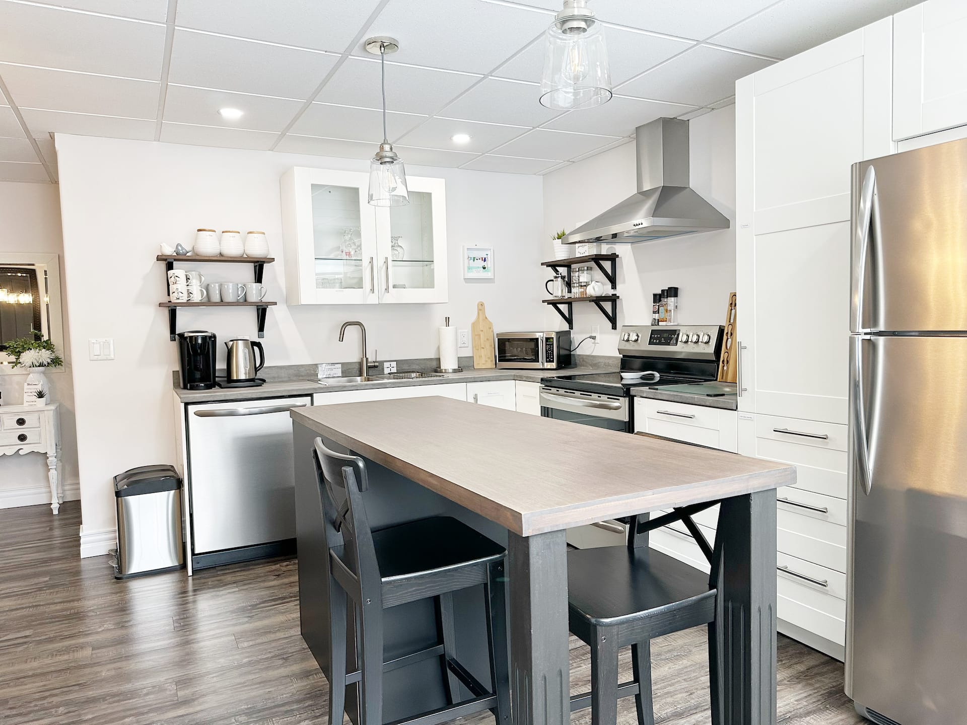Cozy Garden 2 Bedroom Suite near Corner Brook