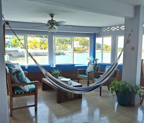 Beachfront apartment in Taboga!